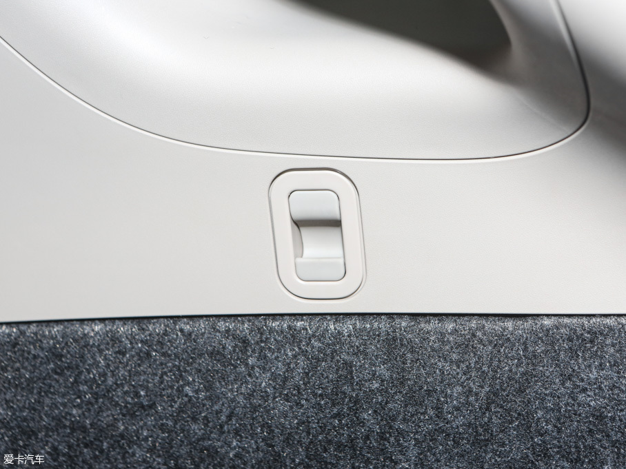 2016���L(f��ng)��AX3 1.5L �Ԅ�(d��ng)�����