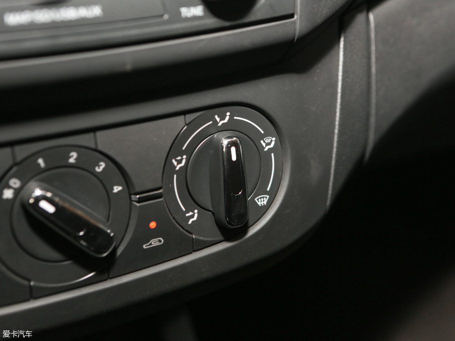 2016���L��AX3 1.5L �Ԅ������