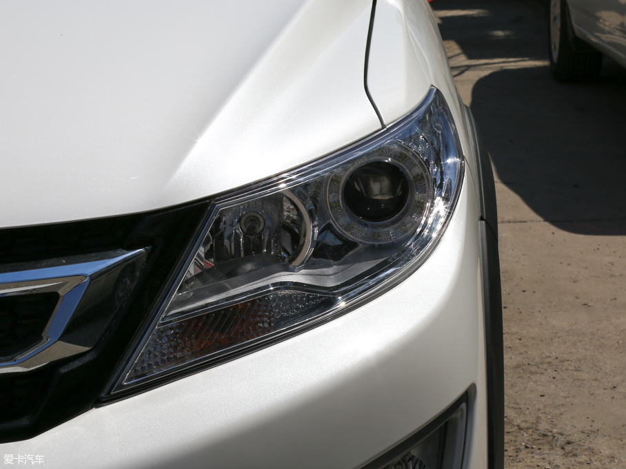 2016���L��AX3 1.5L �ք��¿���