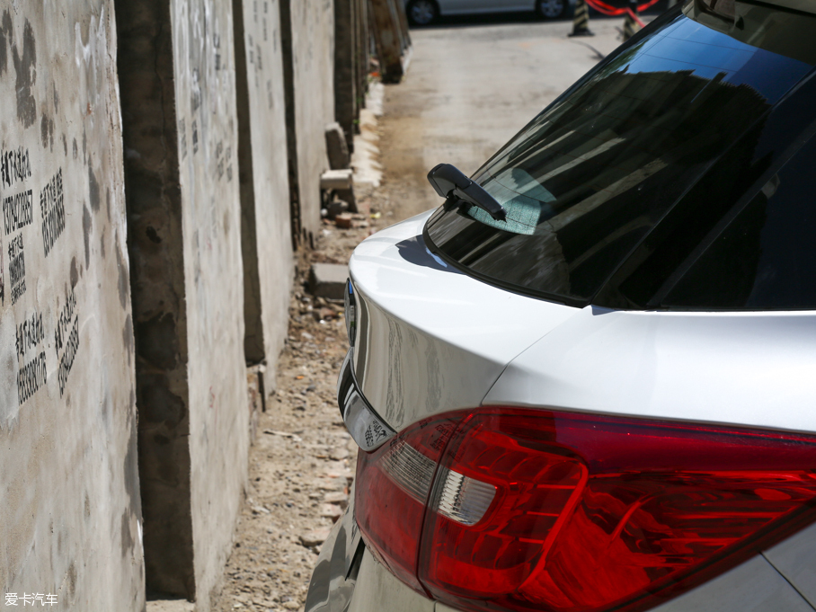 2016���L��AX3 1.5L �ք��¿���