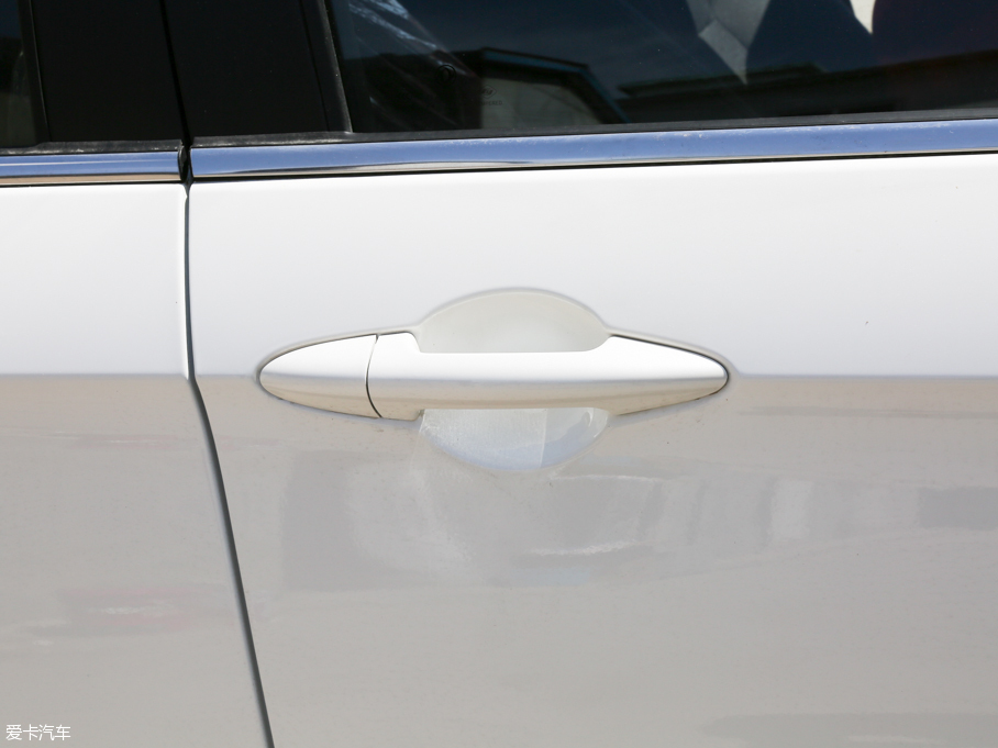 2016���L��AX3 1.5L �ք��¿���