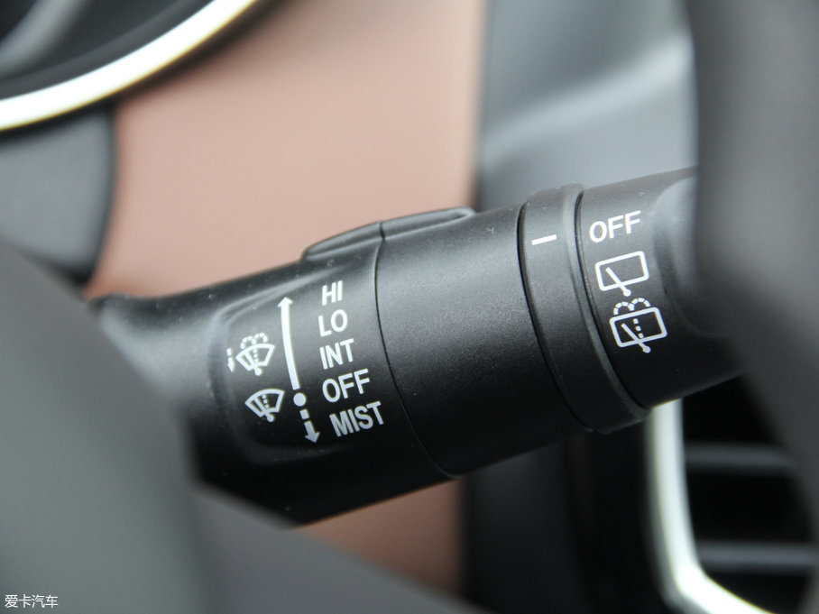 2017L(fng)AX4 1.6L ք(dng)m