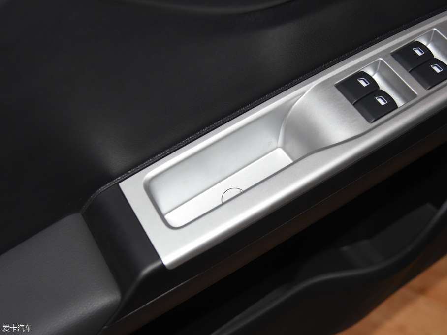 2017���L��AX3 �I�Ȱ� 1.5L �ք��¿���	