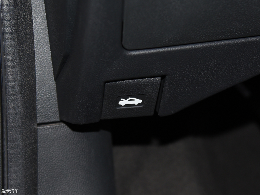 2017L(fng)AX3 I(lng)Ȱ 1.5L ք(dng)¿	