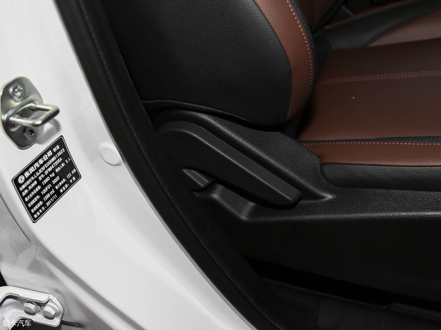 2018|L(fng)L(fng)AX7 (jng) 1.6T Ԅ(dng)A