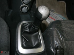 2009款1.6L 手动时尚型 换挡杆