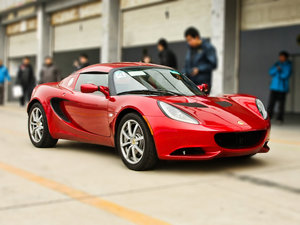 2011款1.8L R 标准版 整体外观