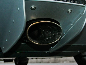 2011款1.8L R 标准版 排气管