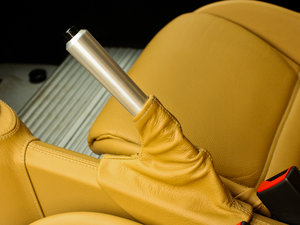 2011款1.8L R 标准版 驻车制动器