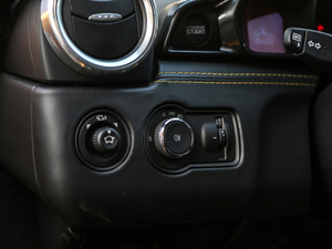 2019GT410 Sport п؅^(q)