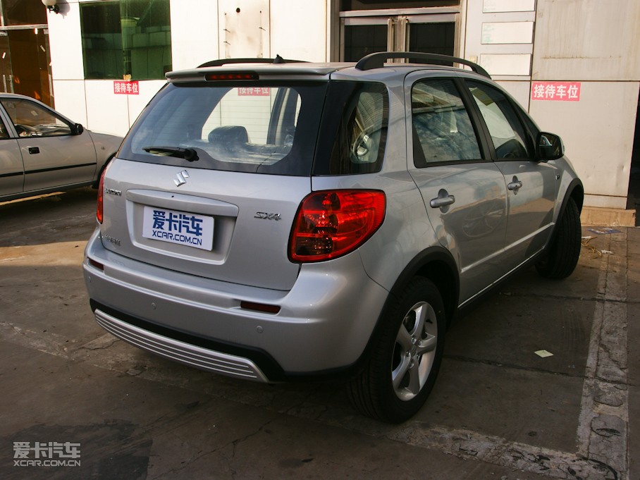 2011�����ZSX4�Ɏ� 1.6L �Ԅ��\�������