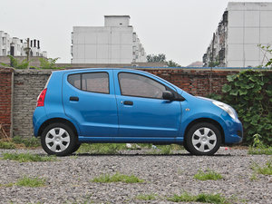 2009款1.0L 手动舒适版 整体外观