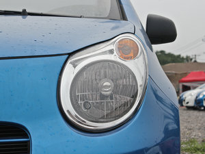 2009款1.0L 手动舒适版 大灯