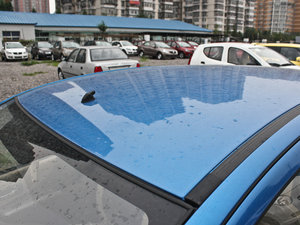 2009款1.0L 手动舒适版 车顶