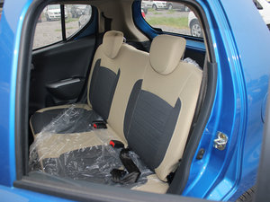 2009款1.0L 手动舒适版 后排座椅