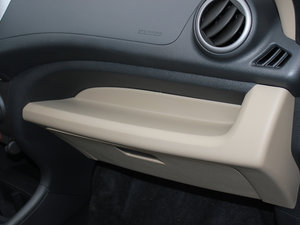 2009款1.0L 手动舒适版 空间座椅