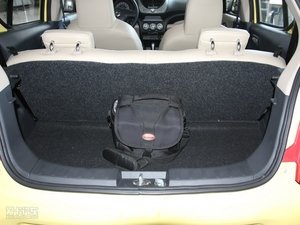2009款1.0L 自动豪华版 行李厢空间