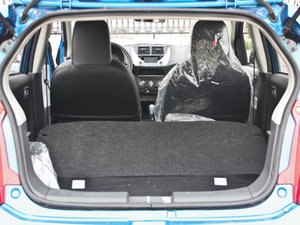 2010款1.0L 自动炫酷版 空间座椅