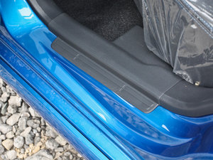2010款1.0L 自动炫酷版 空间座椅