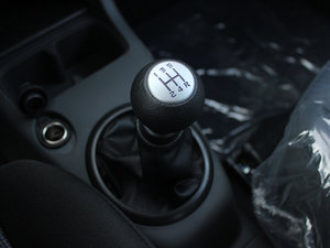 2011款1.3L 手动超值版 换挡杆
