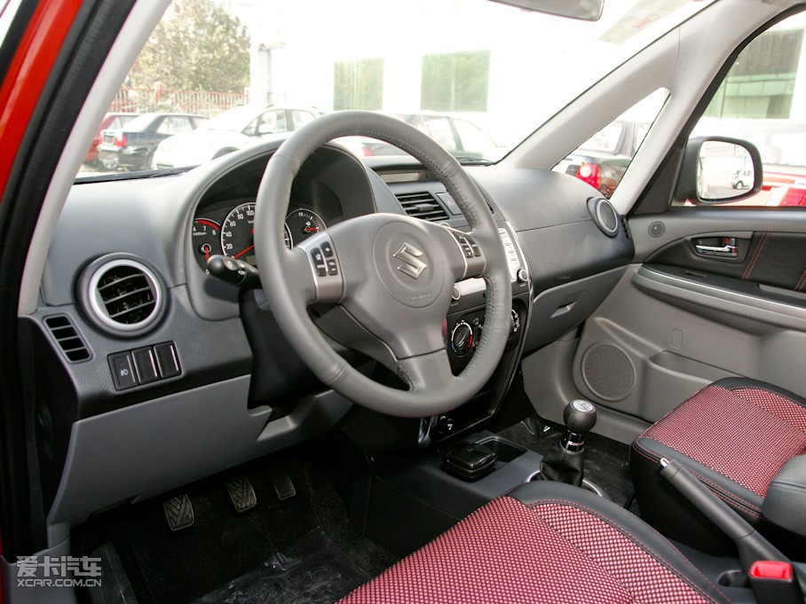 2011ZSX4Ɏ 1.6L ք\