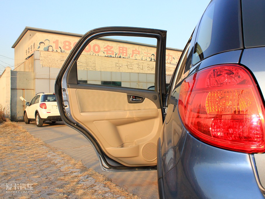 2011ZSX4Ɏ 1.6L Ԅ`Ӱ