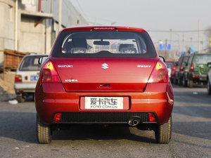 2012款1.3L 手动超值版 正后	