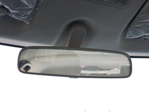 2012款1.3L 手动超值版 车内后视镜