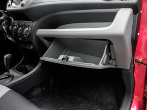 2013款1.0L 自动炫酷版 空间座椅