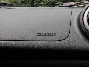 2013款1.0L 自动炫酷版 空间座椅