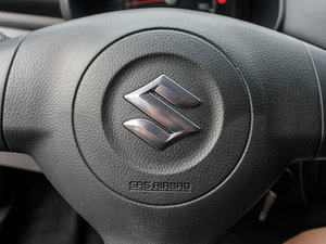 2013款1.0L 自动炫酷版 中控区