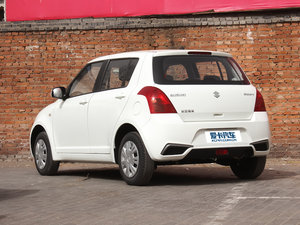 2013款1.3L 手动超值版 左后45度
