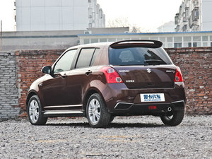 2013款1.5L 自动运动版 左后45度
