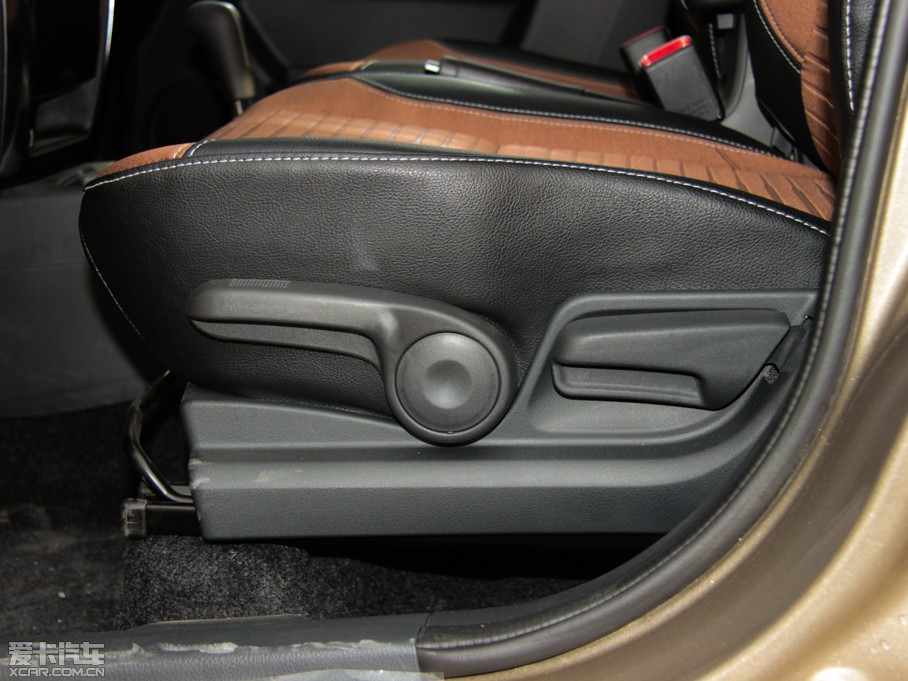 2013�����ZSX4�Ɏ� ���J 1.6L �ք�20����3G���ܰ�