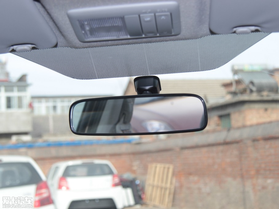 2013�����ZSX4�Ɏ� ���J 1.6L �ք�20����3G���ܰ�