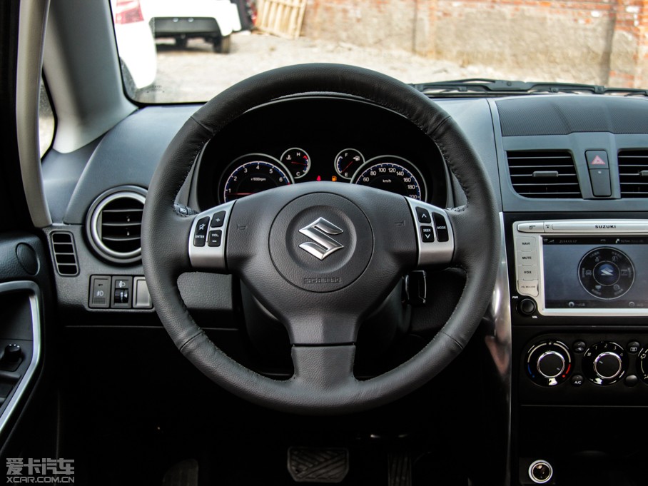 2013�����ZSX4�Ɏ� ���J 1.6L �ք�20����3G���ܰ�