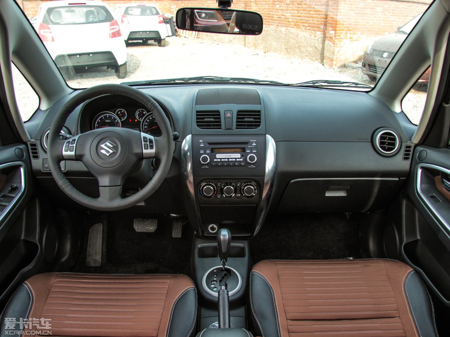 2013�����ZSX4�Ɏ� ���J 1.6L �Ԅ��`�Ӱ�