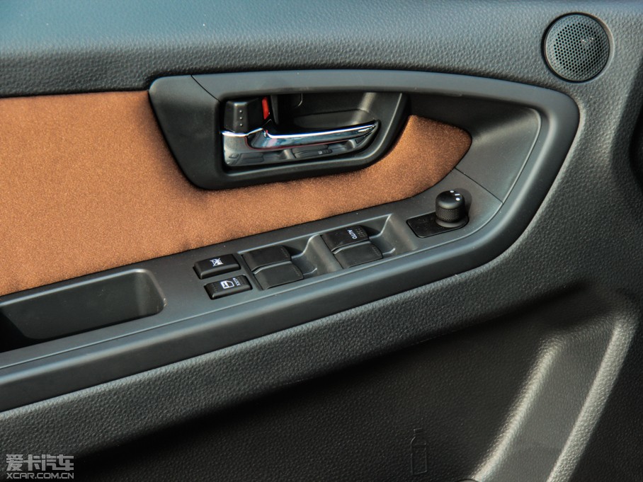 2013�����ZSX4�Ɏ� ���J 1.6L �Ԅ��`�Ӱ�