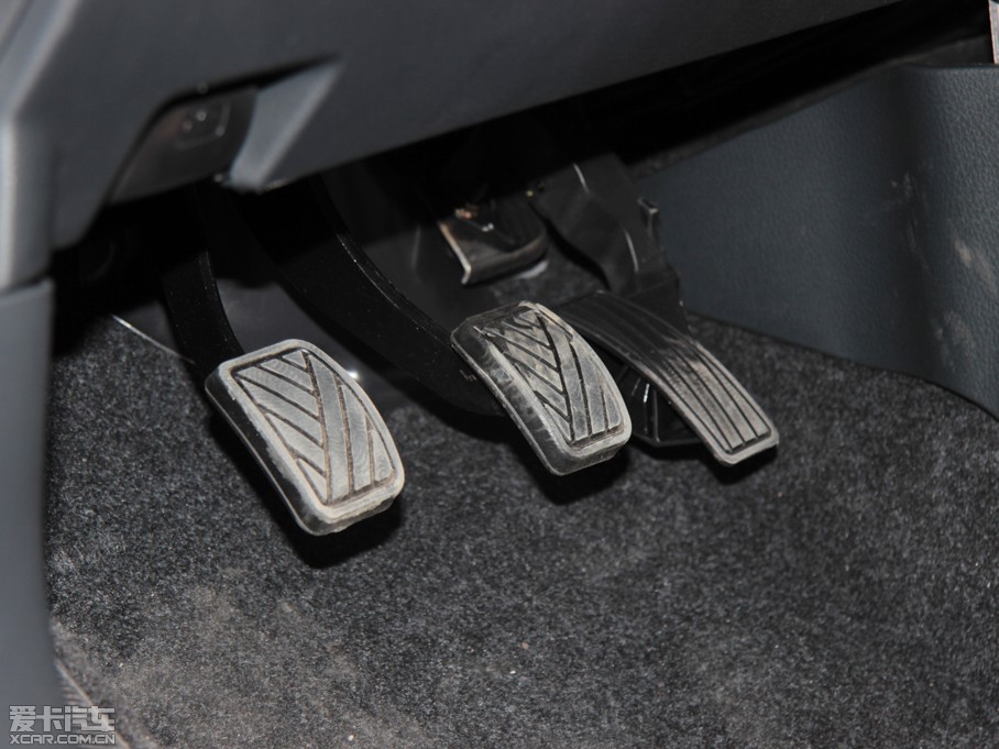 2013�����ZSX4�Ɏ� ���J 1.6L �Ԅ��`�Ӱ�