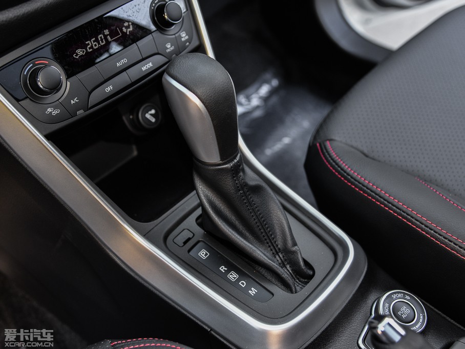 2014���h�S 1.6L CVT���F�� ���