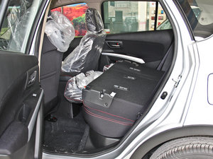 2014款1.6L 手动进取型 两驱 后排座椅放倒