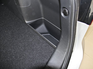 2014款1.6L 手动进取型 两驱 空间座椅