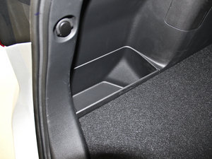 2014款1.6L 手动进取型 两驱 空间座椅