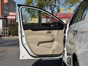2015款1.6L 自动乐享型 驾驶位车门