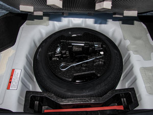 2015款1.6L 自动尊享型 备胎