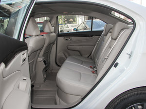 2015款1.6L 自动尊享型 后排空间