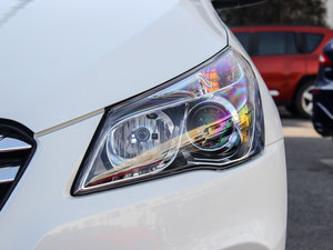 2015款1.6L 自动尊享型 大灯