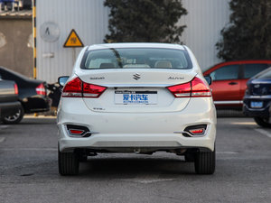 2015款1.6L 自动尊享型 正后	