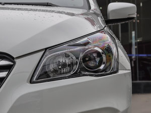2015款1.6L 手动舒享型 大灯