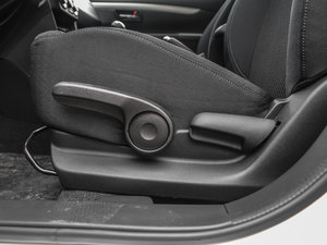 2015款1.6L 手动舒享型 主驾驶座椅调节